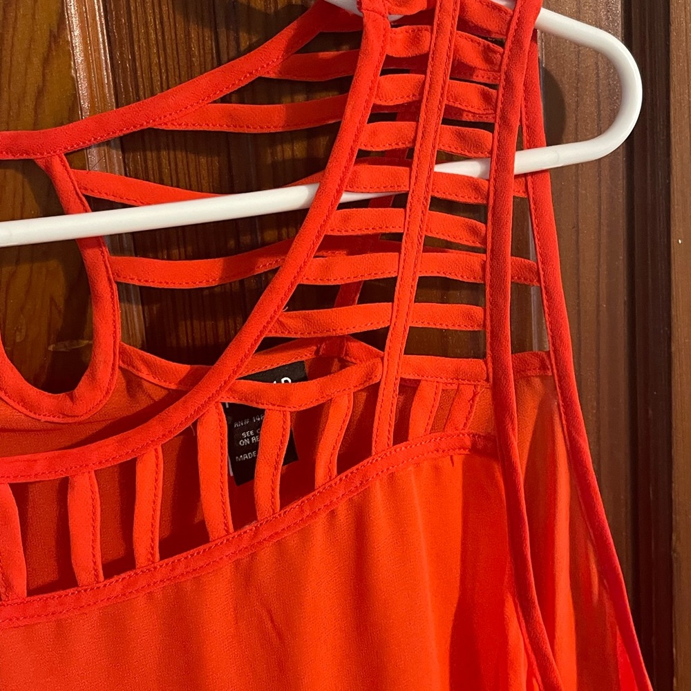 Torrid tank - Picture 2 of 4